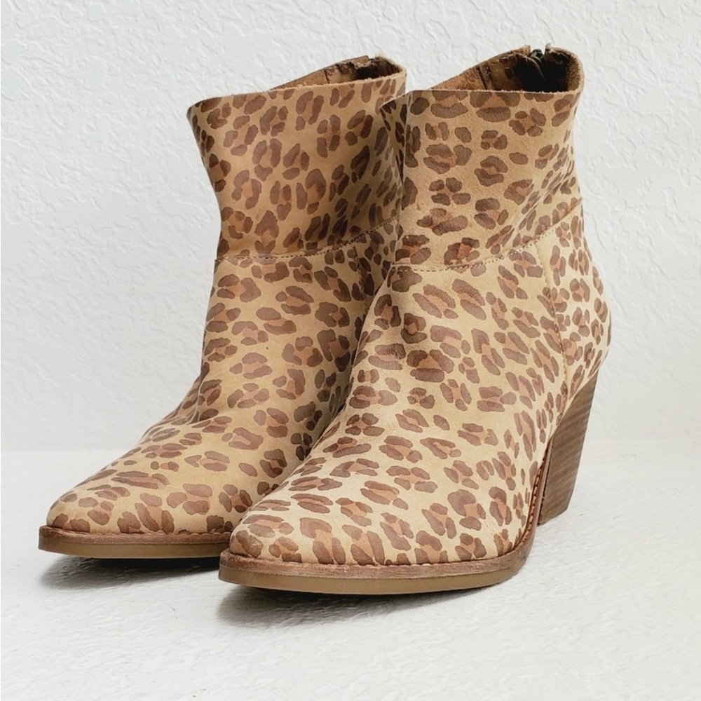 Matisse Leather Animal Leopard Print Stacked
Heel Western Soho Bootie Boot 9